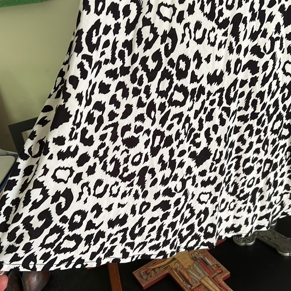 AB STUDIO Black/White Cheetah Print Sleeveless Dress w/Green Belt, Size 4, GUC. - Picture 6 of 7